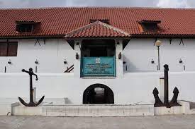 International Family Trip Idea in Jakarta : Go to Maritime Museum or Museum Bahari